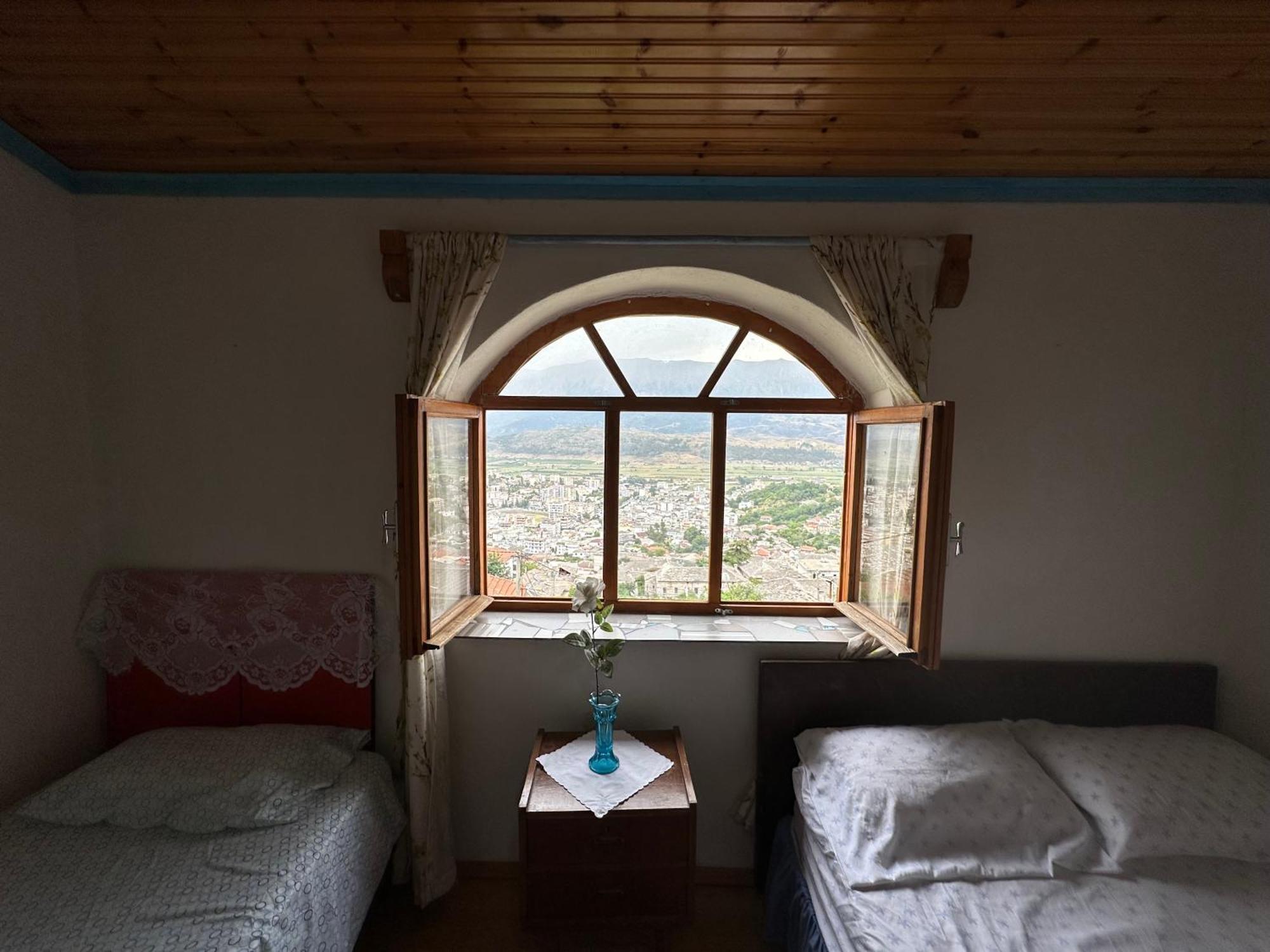 Villa Zeko Gjirokaster Bagian luar foto