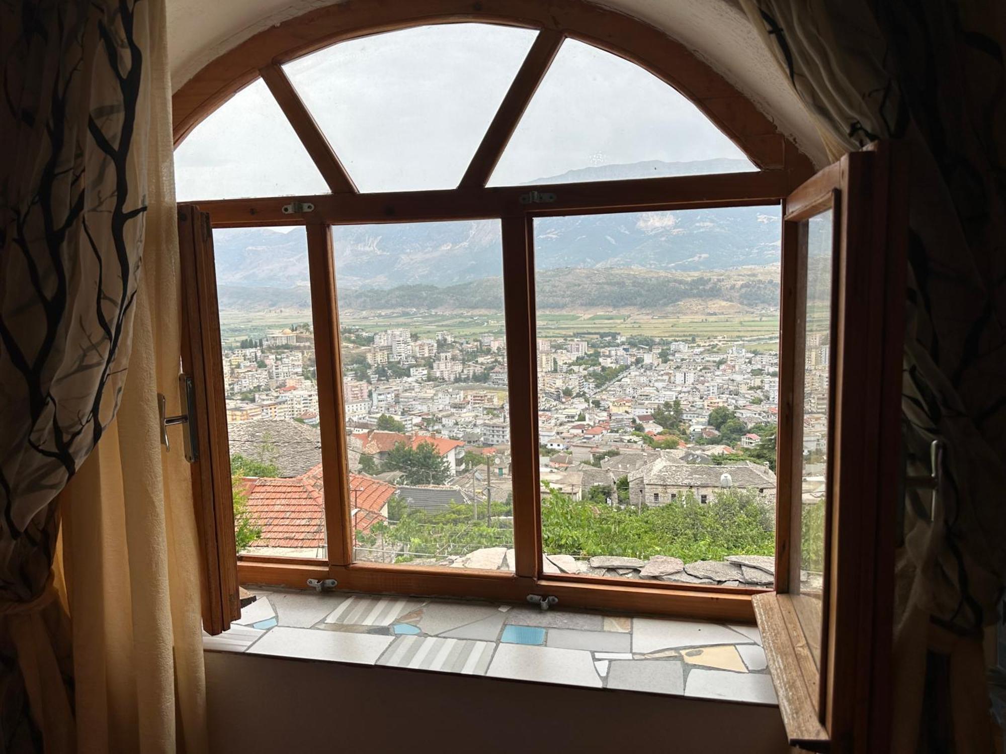 Villa Zeko Gjirokaster Bagian luar foto